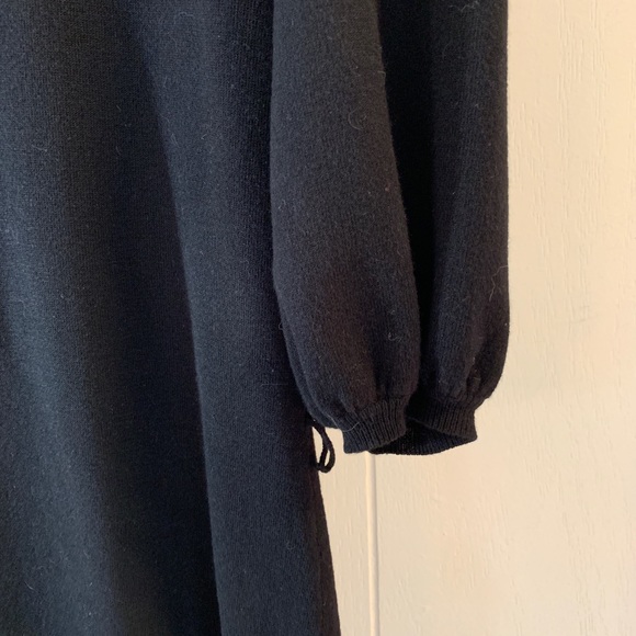 Cache deep v sweater dress w/ 3/4 bubble sleeves - Picture 3 of 5